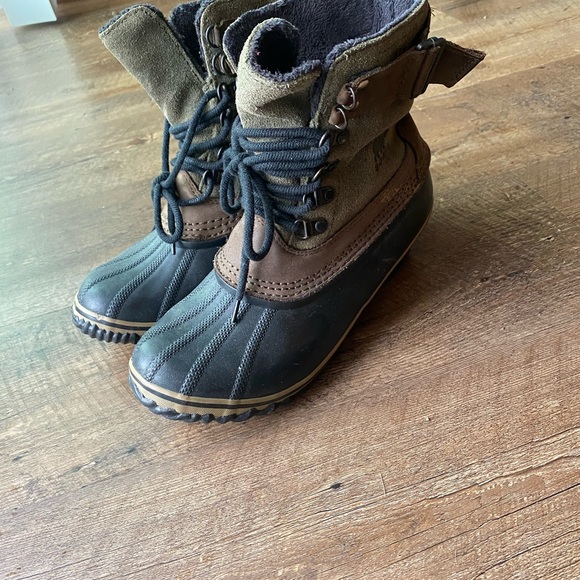 Sorel boots - Picture 10 of 10